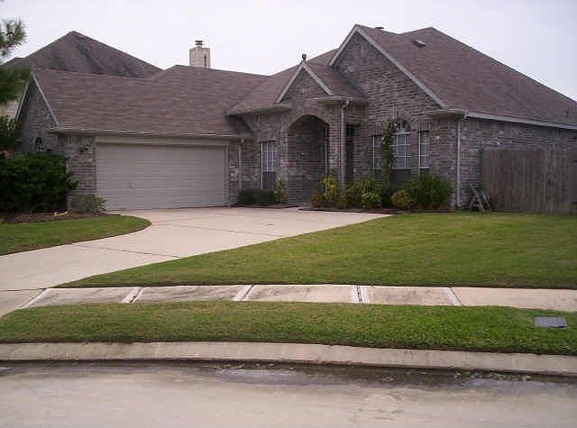 Gorgeous 4-2-2 Westin built home