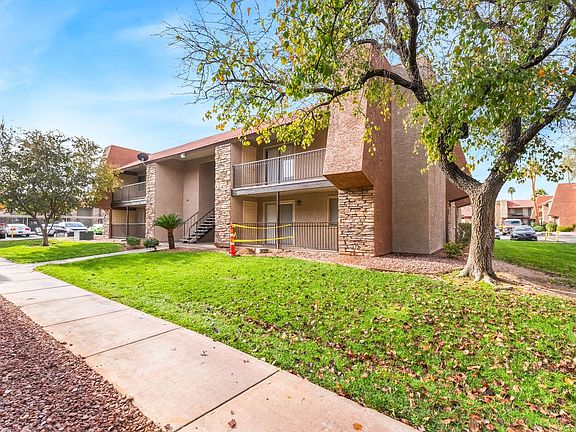 3rd image of 5121 River Glen Dr Unit 144