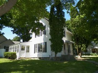 809 Cedar St, Lapeer, MI