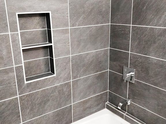 5th image of 2955 W 8th St #204