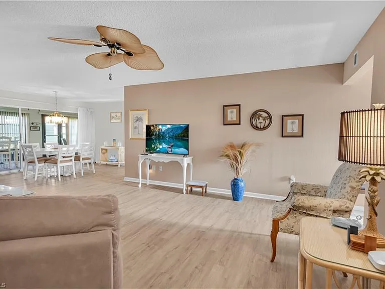 1251 Broadwater Dr — Photo 5