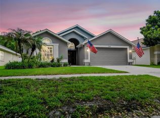 5720 HAWKLAKE RD, LITHIA, FL 33547