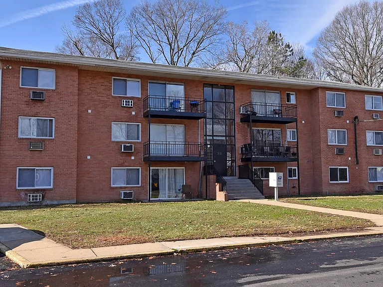 202-206 Blair Rd — Photo 40