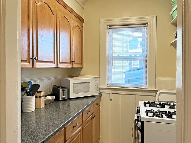 354 Hope St #1 — Photo 1