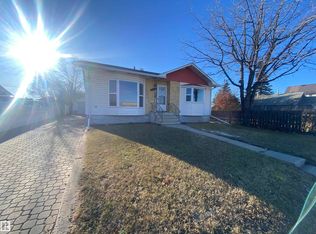 5229 50th Ave, Vegreville, AB T9C 1M8