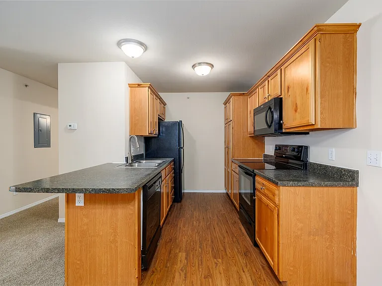 Sandstone Heights Apartments — Photo 27