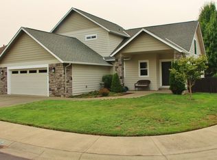 1354 SW Argo Ln, Grants Pass, OR 97527