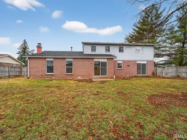 924 E Washington Center Rd, Fort Wayne, IN 46825