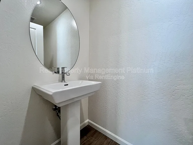 6596 E Cresthaven Dr — Photo 22