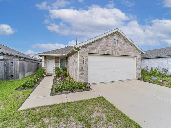 28814 Texas Plains Dr, Hockley, TX 77447