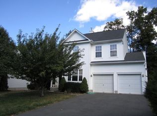63 York Dr, Princeton, NJ 08540
