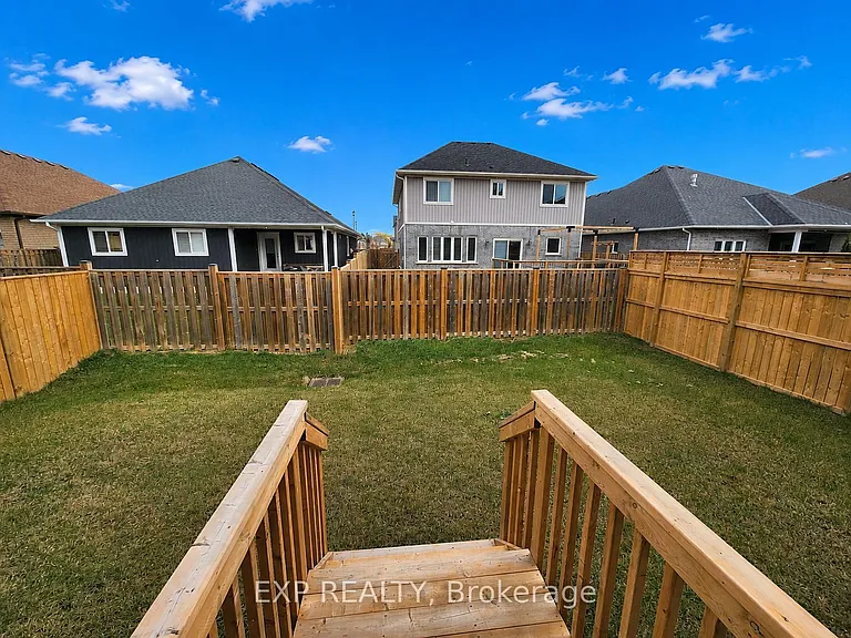 137 Susan Dr — Photo 24