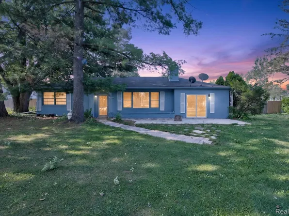 24625 Brest, Taylor, MI 48180