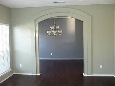 2nd image of 4728 Woodhaven Ln