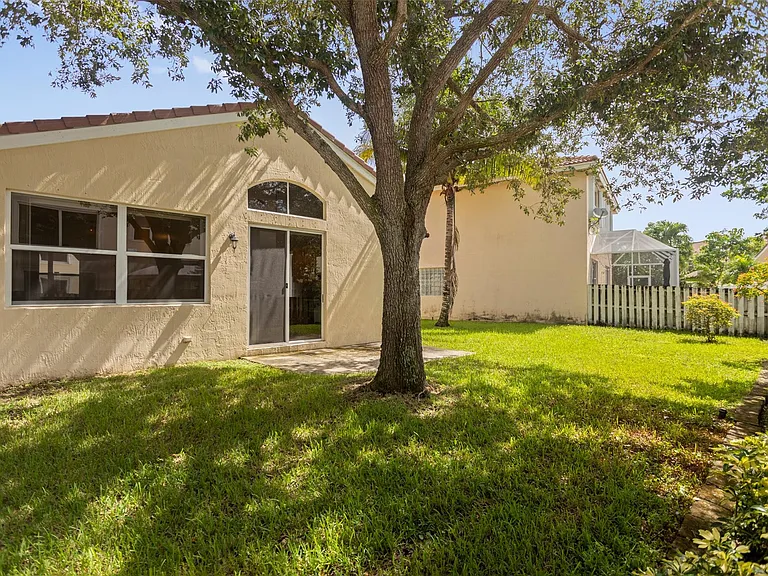 15250 SW 49th Ct — Photo 45