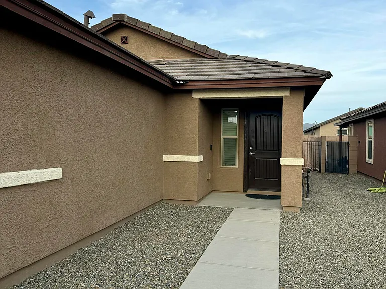 10518 W Harrigan Dr — Photo 4