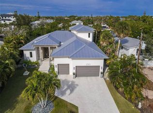 250 Island Cir, Sarasota, FL 34242