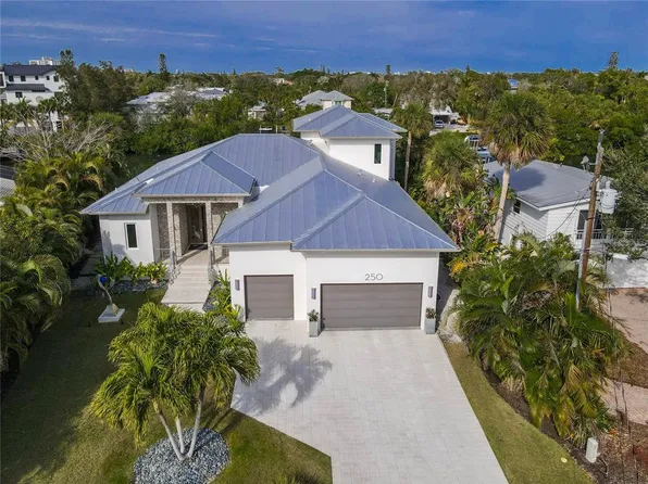 250 ISLAND CIRCLE, SARASOTA, FL 34242