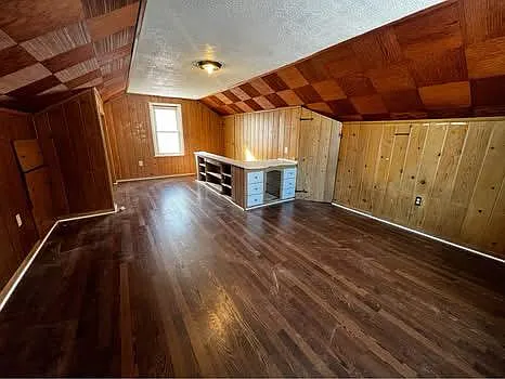 19503 Hickory St — Photo 9