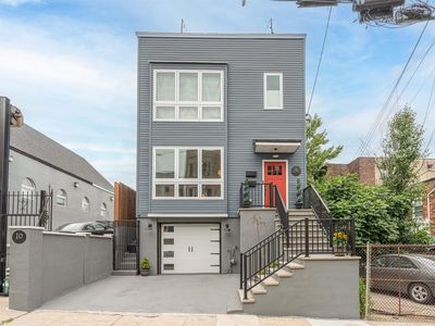 10 Graham St, Jersey City, NJ, 07307