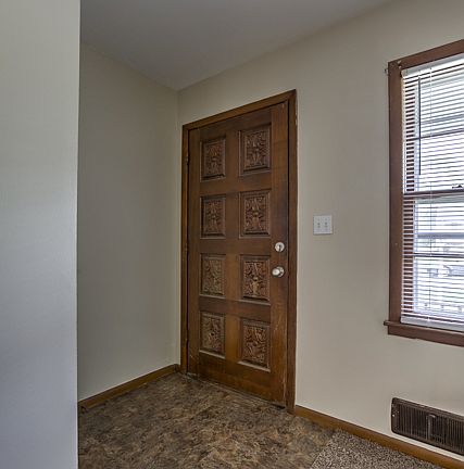 5th image of 1307 E 80th St