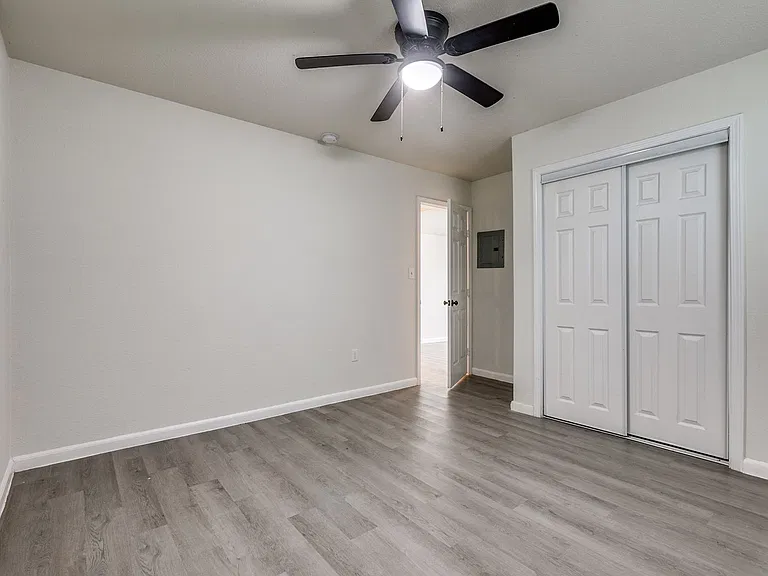 Elmwood Triplex — Photo 22