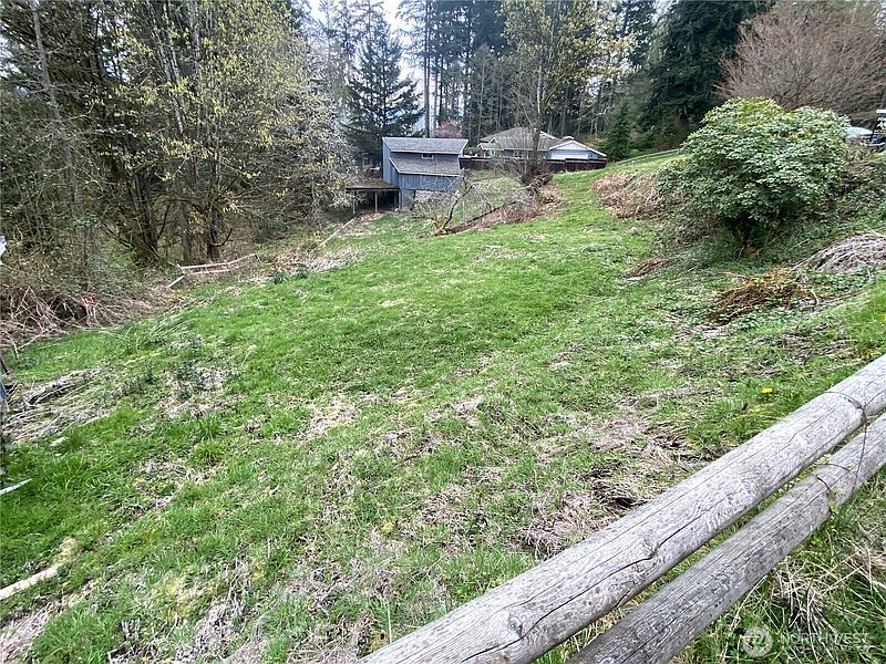 3rd image of 17600 SE Cougar Mountain Drive