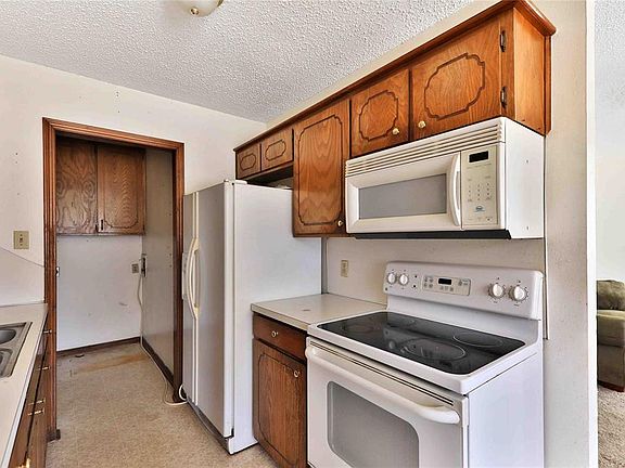 5th image of 6501 NW Oak Ave