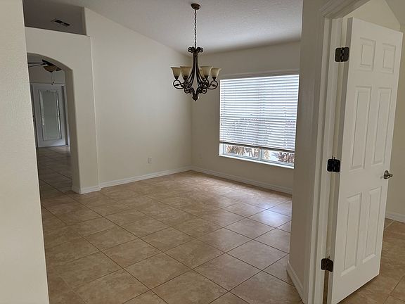 3rd image of 1580 Song Sparrow Ct