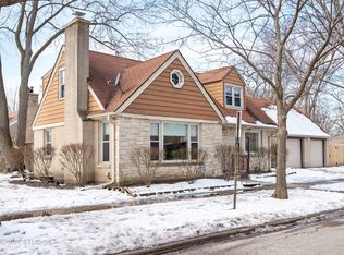 630 Grey Ave, Evanston, IL 60202