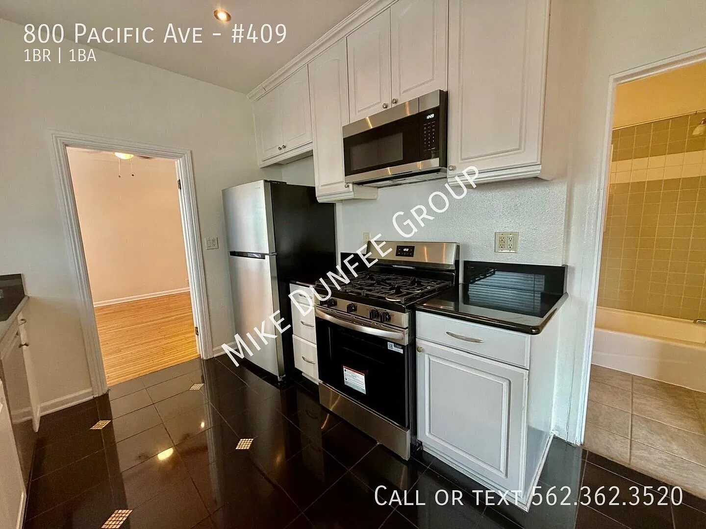 Downtown Long Beach Top-Floor One Bedroom Apartment — Photo 3