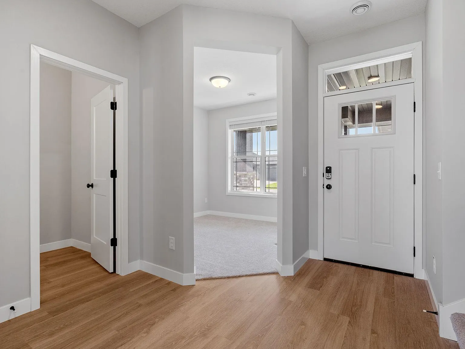 4 bed, 2.5 bath, 2136 sqft, $3,902 — Photo 3