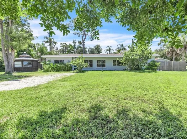 807 LUCILLE AVENUE, NOKOMIS, FL 34275