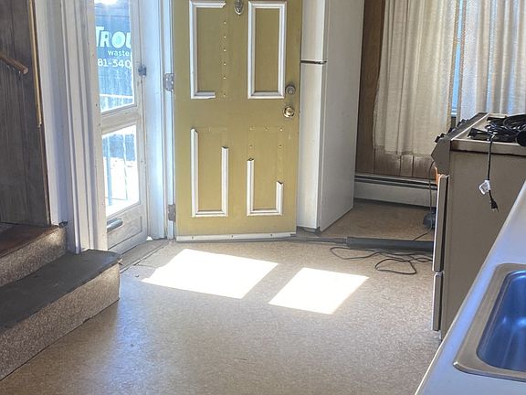 4th image of 31 Water St