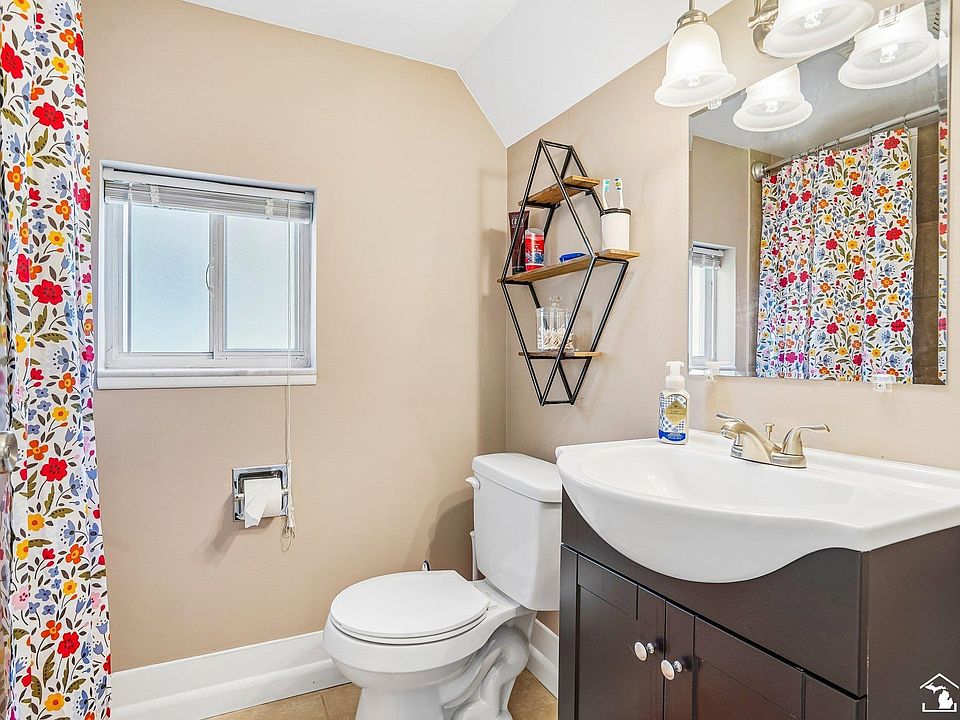 1265 Elm St, photo 27