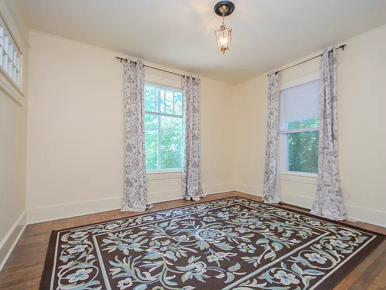 1613 Edgeland Ave — Photo 11