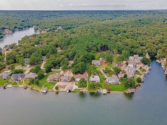 4th image of Argyll Dr