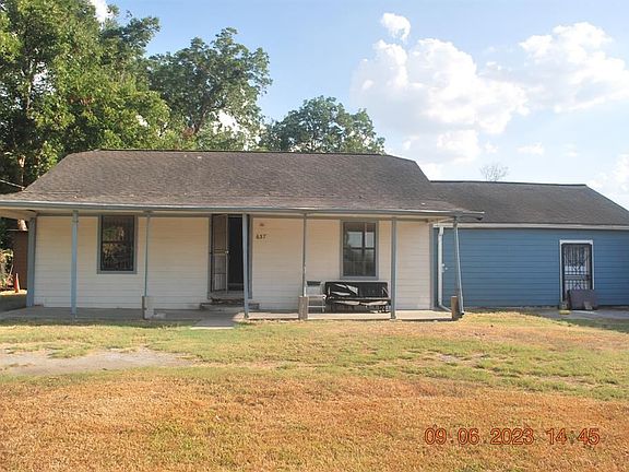 3rd image of 637 Millville Dr