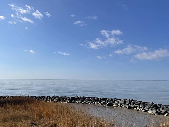 2nd image of 20160 Nanticoke Rd