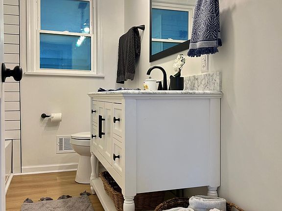 5th image of 4820 Hood Rd