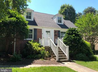 2504 Valley Dr, Alexandria, VA 22302