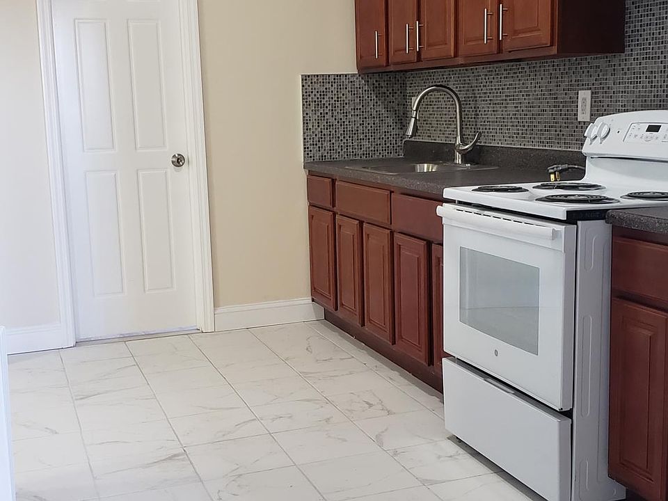 1st image of 113 Clinton Street