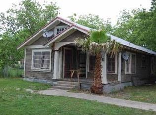 126 W Elm Ave, Bartlett, TX 76511