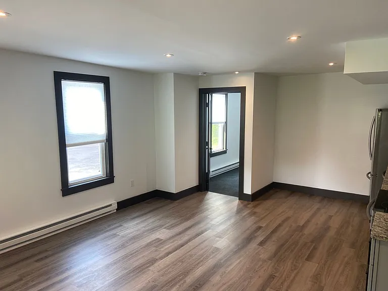 1232-1234 Bushkill Dr — Photo 2