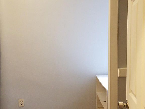 5th image of 2262 Kennedy St #1