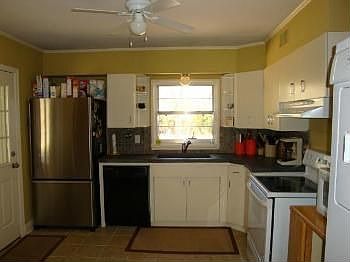 3rd image of 4016 Hilldale Ave