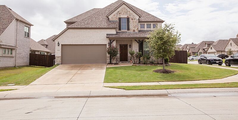 1st image of 1501 Laurence Ln