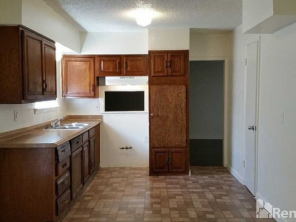 3rd image of 3501 Edgebrook Dr