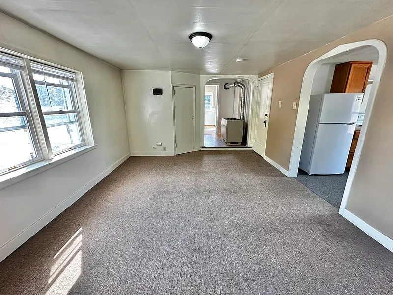 2 bed, 1.0 bath, $799 — Photo 2
