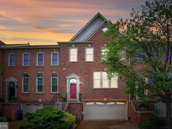 10457 Courtney Dr, Fairfax, VA 22030